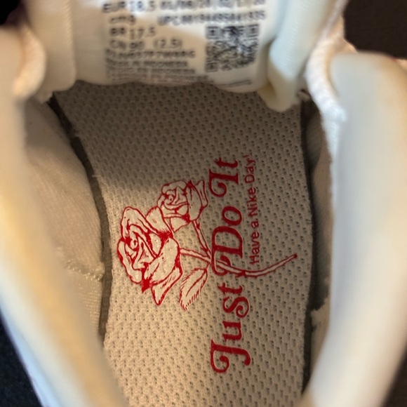 Nike Baby White and Red Walker Shoes EUC - Picture 7 of 7